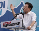 韩国总统和前总统为何如此“关心”这个人？